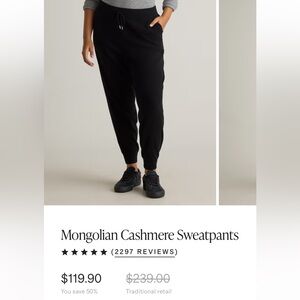 Quince Black Track Pants with Elastic Cuffs and Tapered Design. 100% Cashmere.